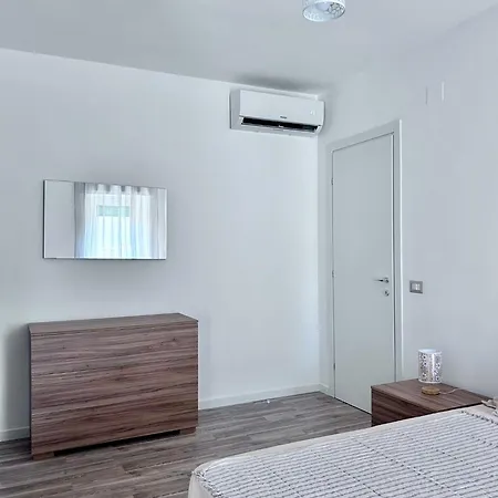 Domus Mathera Apartment *